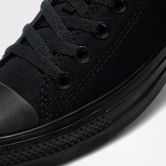 Converse All Black Low-Tops